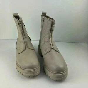 ALBERTO TORRESI SIZE 9.5 LEATHER UPPERS CRÈME COLOR NWT BOOTS CHUNKY SOLE